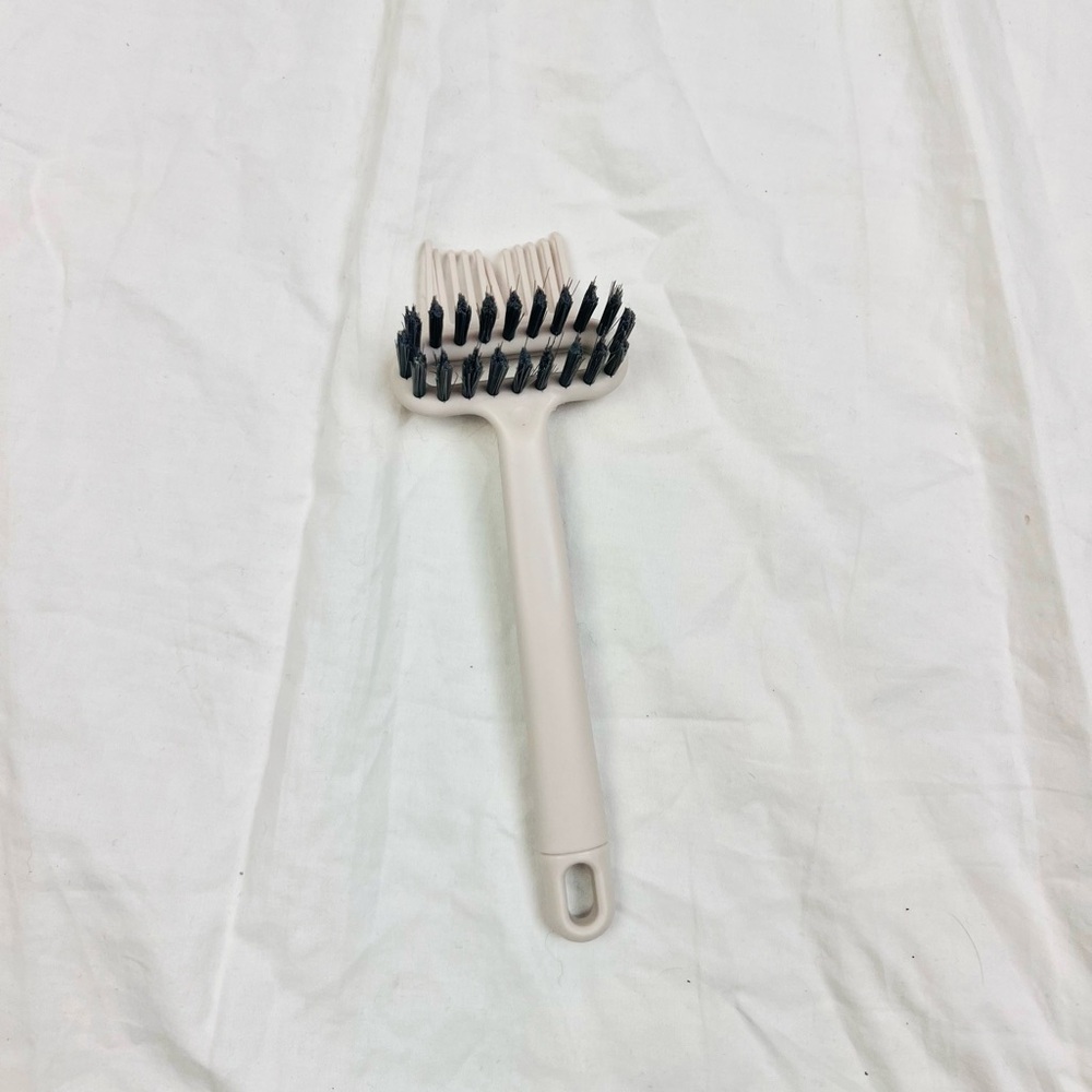 Free with purchase double sided beige hairbrush cleaning tool